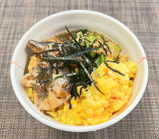 いわし蒲焼き缶の和風出汁茶漬け