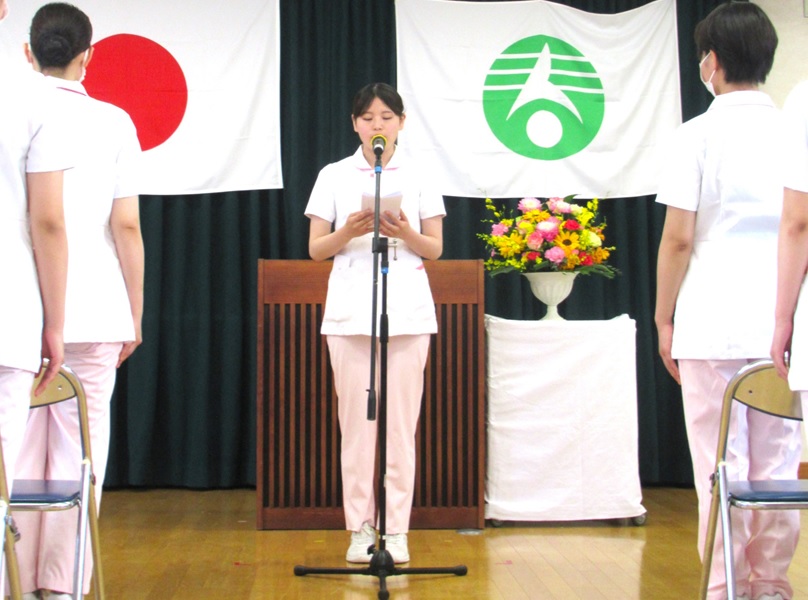 学生代表の3年生より「お祝いの言葉」