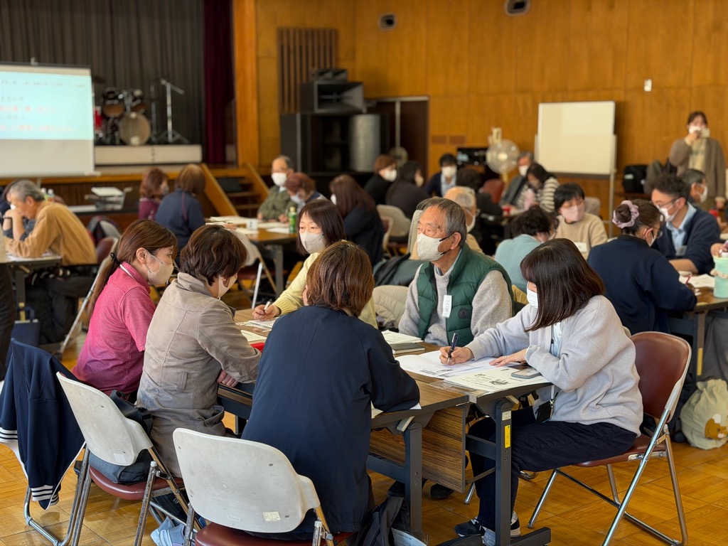 熱心で活発なグループワークの様子