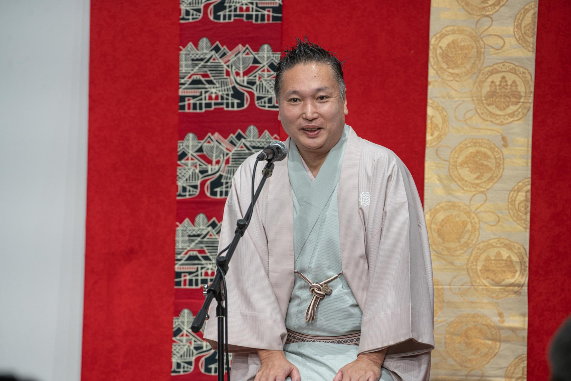 三遊亭楽麻呂師匠