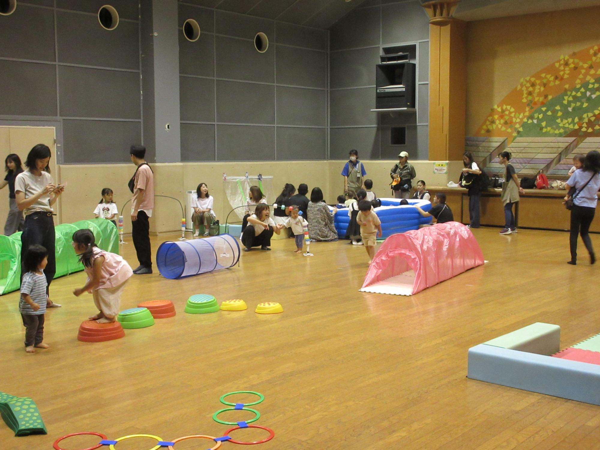 体を動かせる遊具で遊び、みんな楽しい時間を過ごしました。
