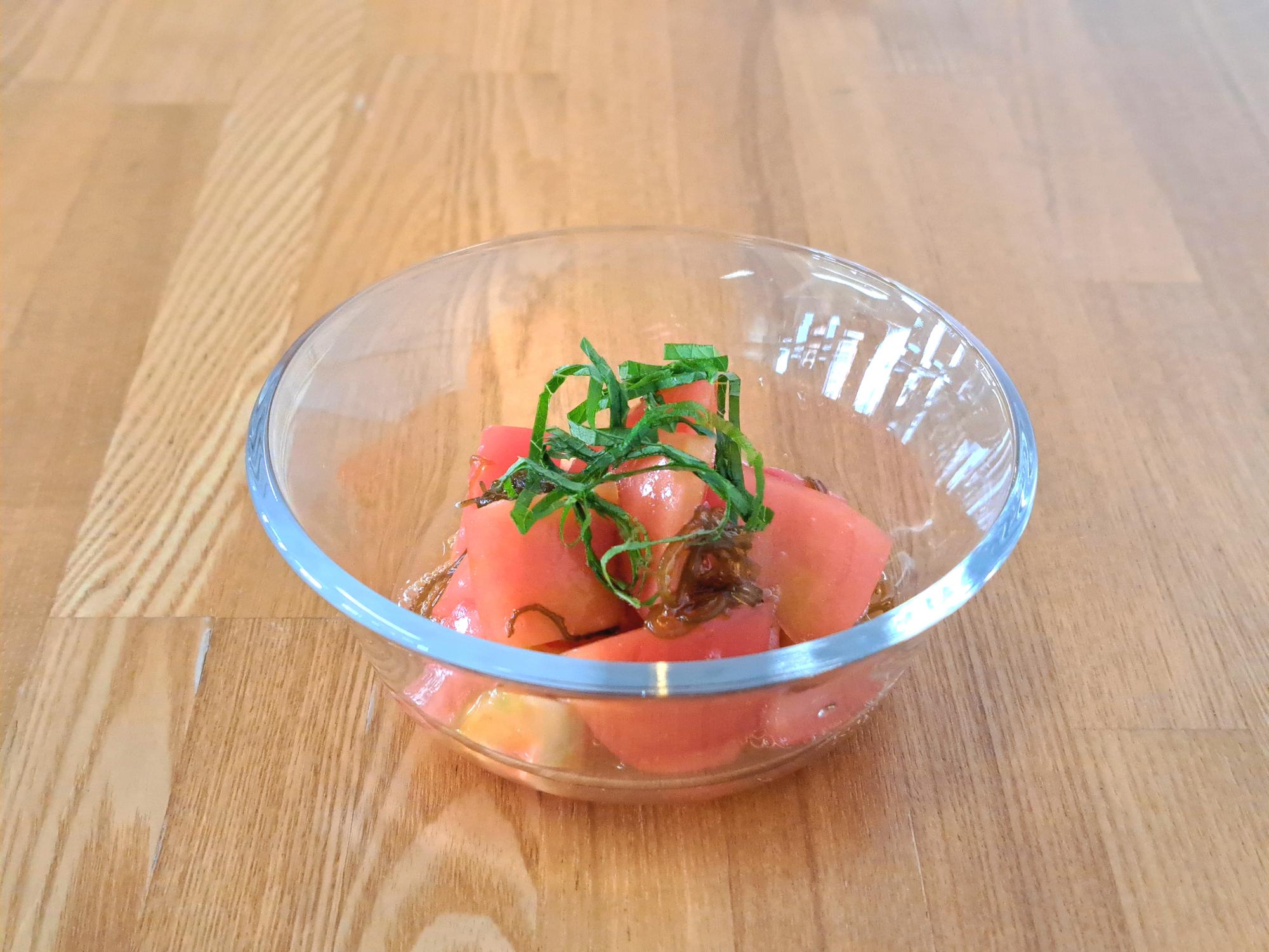 トマトのもずく和え