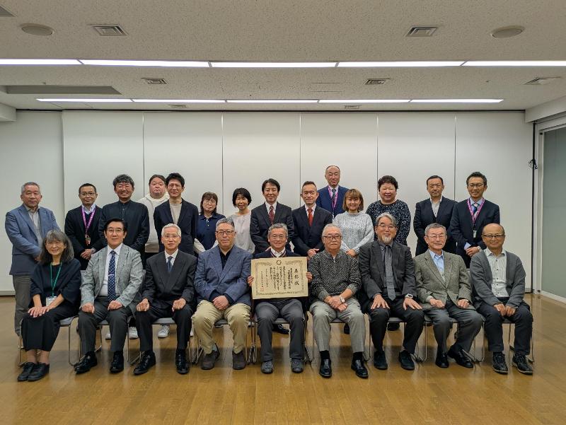 春宅会委員集合写真