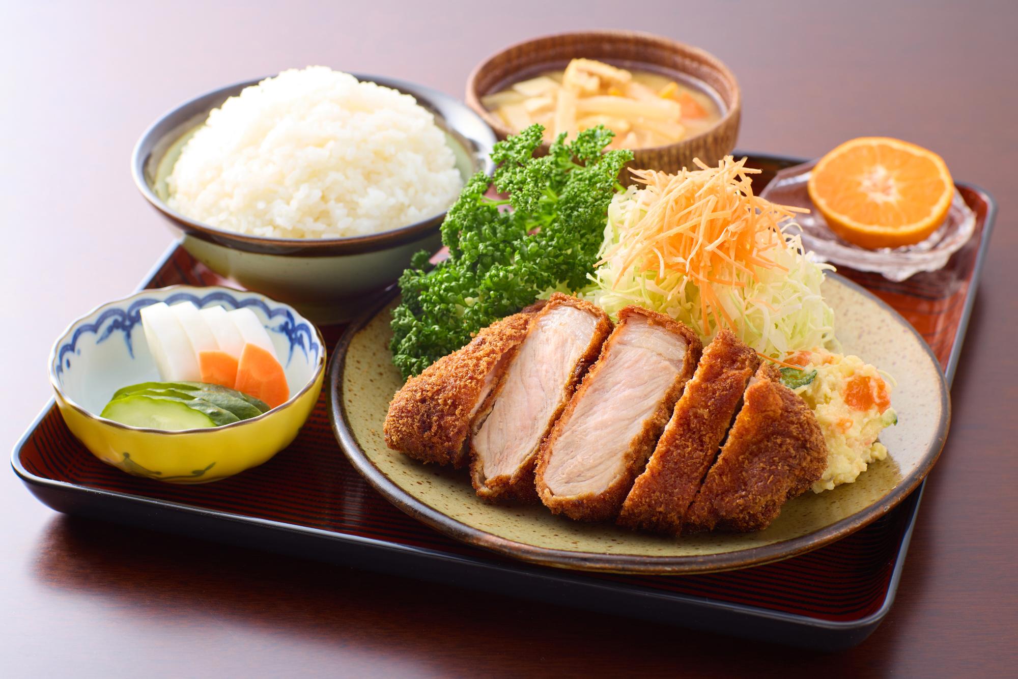 横綱とんかつ定食（ロース）
