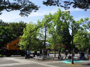 庄和総合公園で撮影に使用するクレーン車の写真