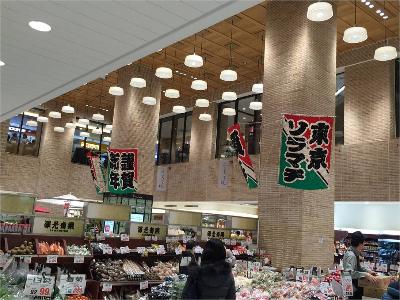 東京ソラマチ ウエストヤード2階 フードマルシェに掲出された凧