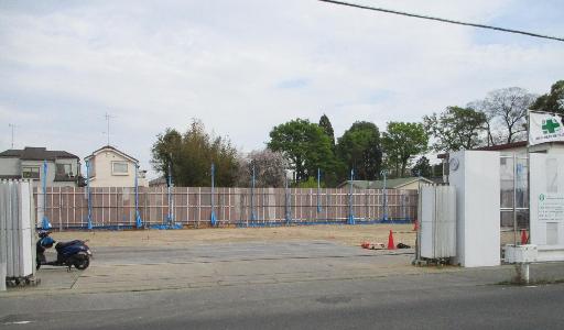 新築工事場所（西側から撮影）