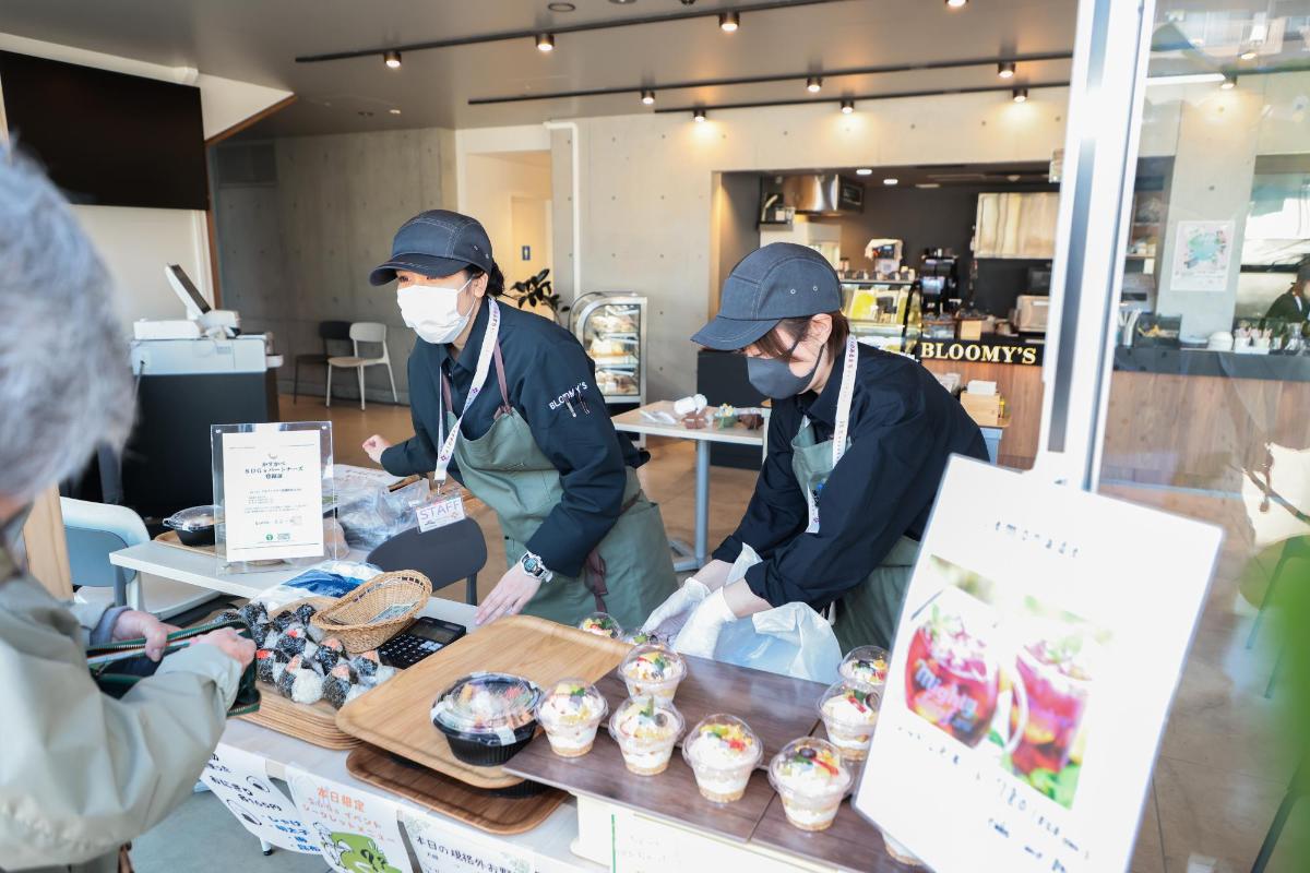 CAFE BLOOMY'S KASUKABEによる「規格外野菜を使用したイベント限定メニュー販売」