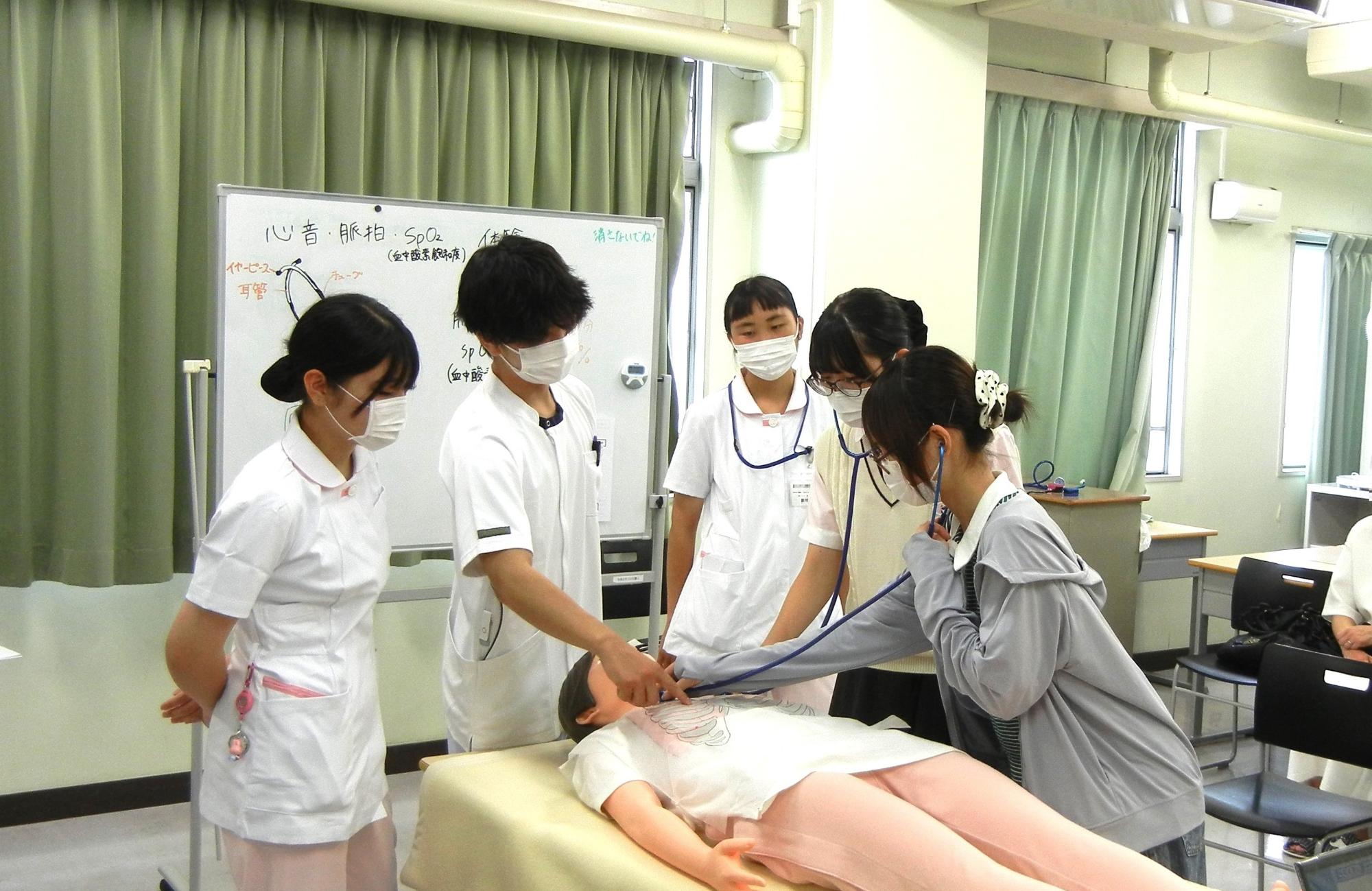 脈拍測定（心音聴取）は緊張している様子が伝わりました