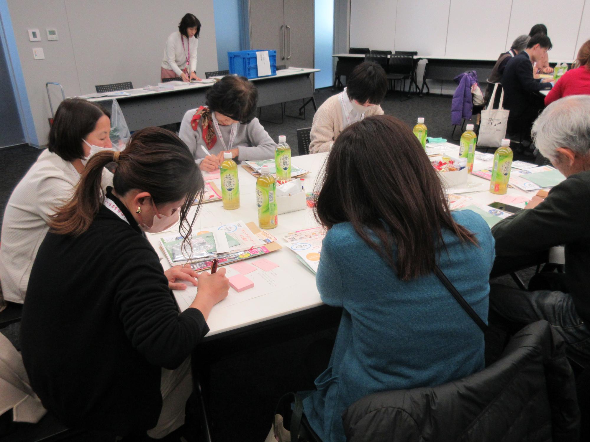 個人ワークに取り組むB班