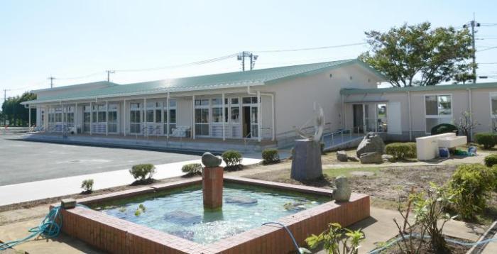 平成30年9月に完成した江戸川小中学校の増築校舎の外観写真