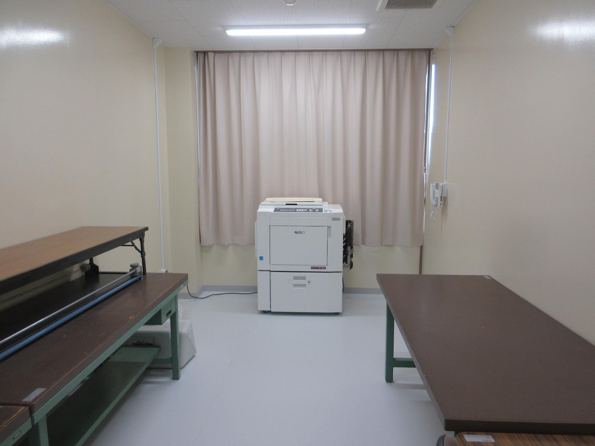 庄和市民センター正風館2階の印刷室内部の写真