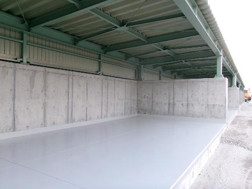 屋外ストックヤード床塗装完了