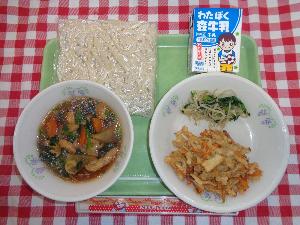 学校給食の様子