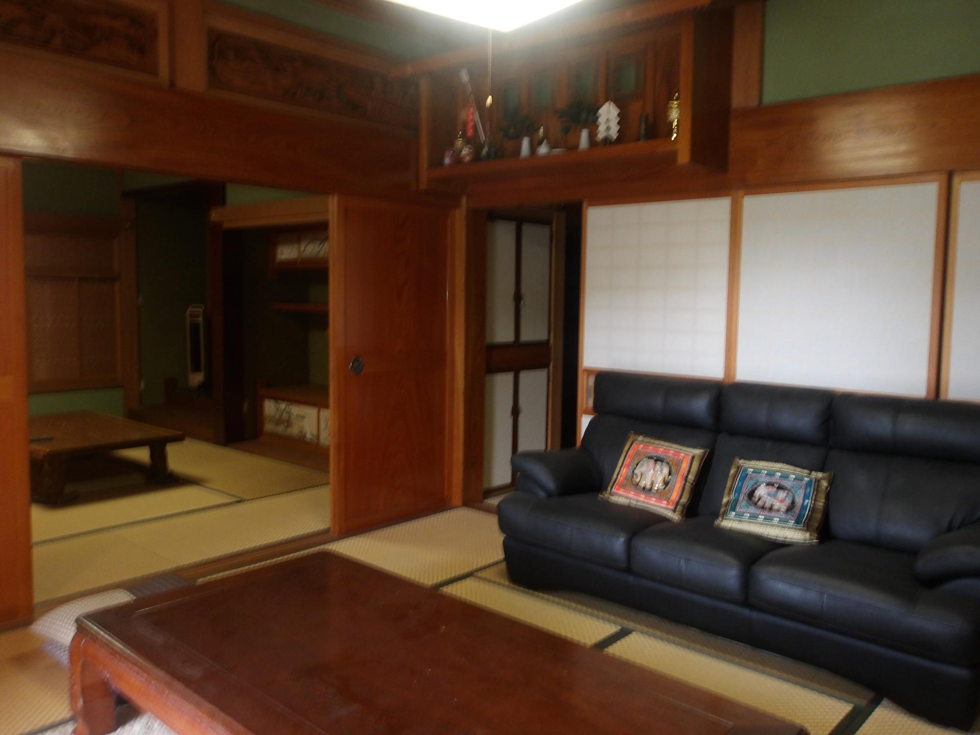 建築も素晴らしい和室