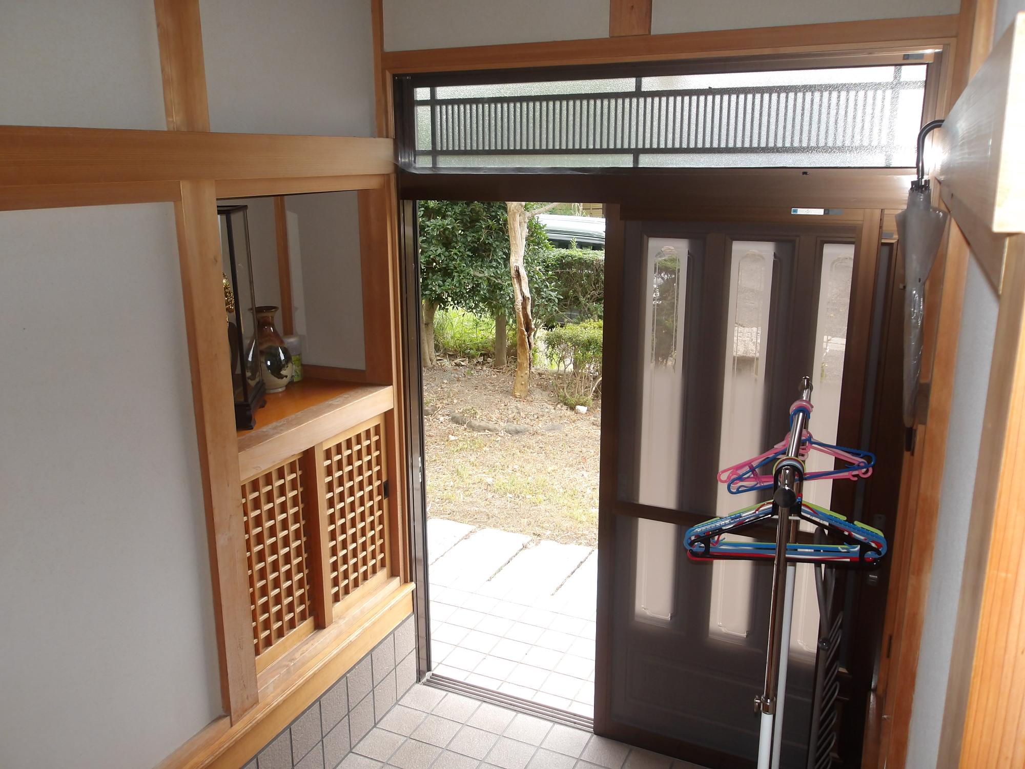 離れの玄関口